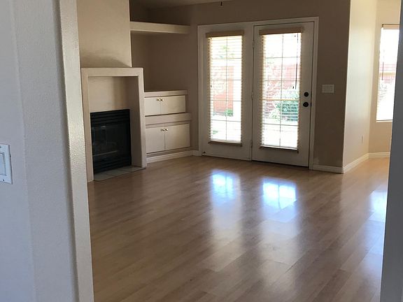 Here's the family " hang-out " room. Lots of lovely light.