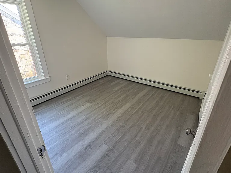 110 Franklin St #B — Photo 12