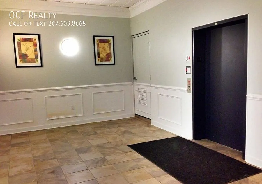 Building Photo - 926 N 3rd St #2E
