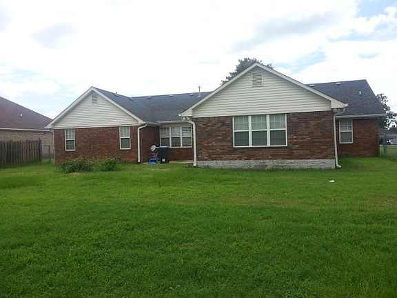 3rd image of 2547 Winterville Dr