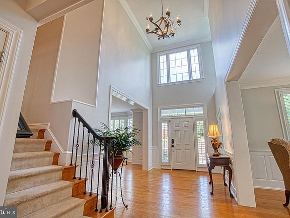 4th image of 11889 Shaker Meadows Ct