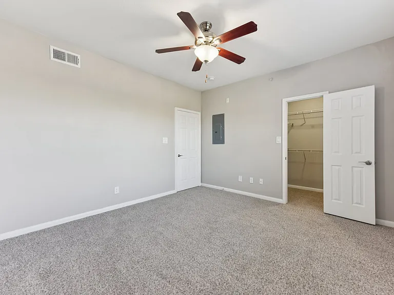 Sonterra Apartment Homes — Photo 106