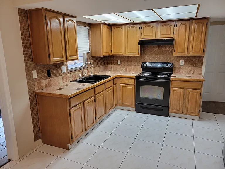 7229 Magnolia Valley Dr — Photo 2