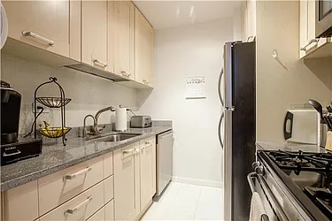 Rented by R New York