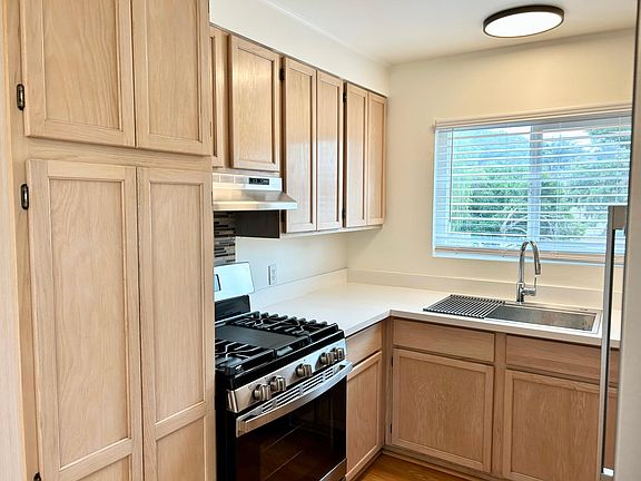 3rd image of 1119 San Pascual St #Q