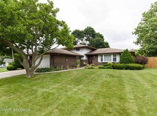 4406 Sycamore Ln, Rolling Meadows, IL 60008