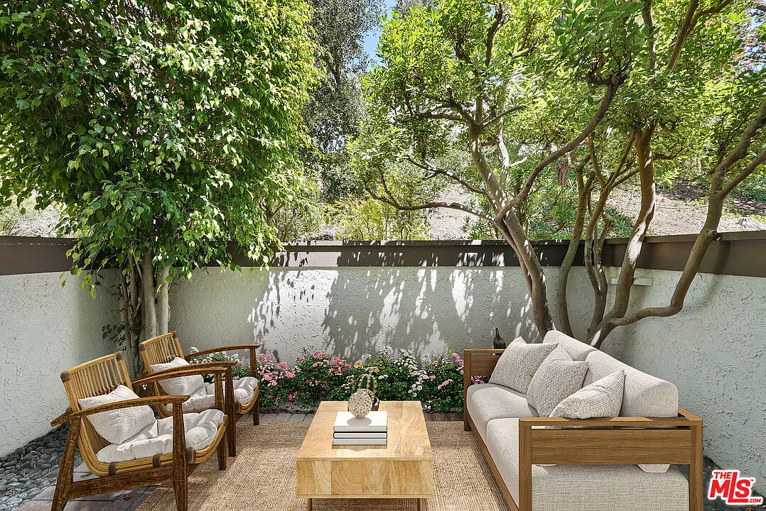 2 bed, 2.5 bath, 1734 sqft, $6,250 — Photo 3