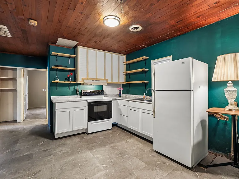 810 Velma Ln — Photo 16