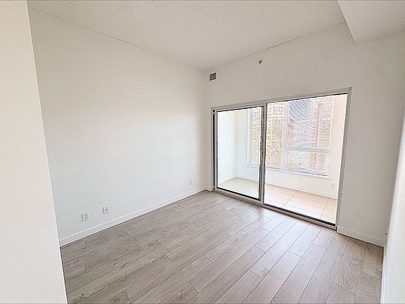 4th image of 97 W Georgia St #1505