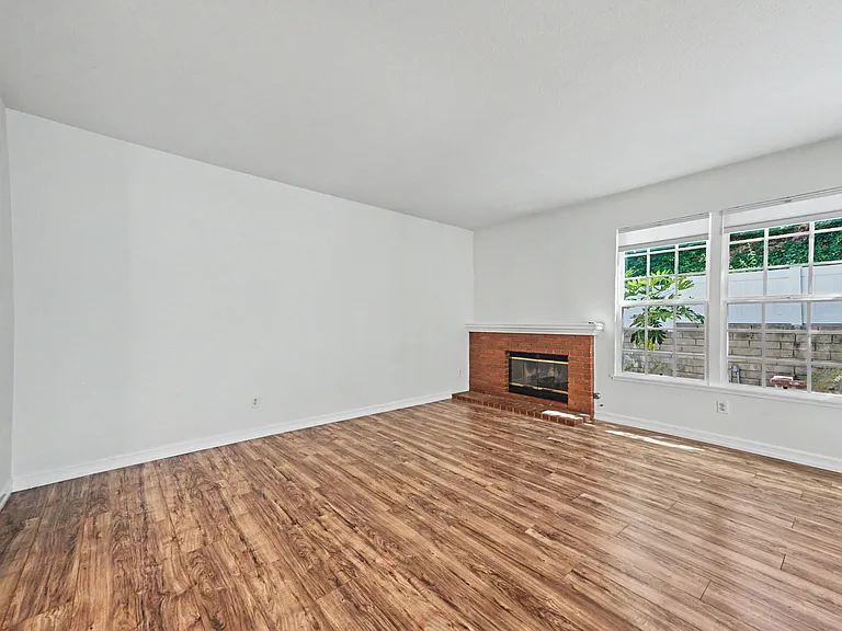4258 Flintlock Ln — Photo 6