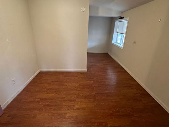 1000 Division St S, Northfield, MN 55057