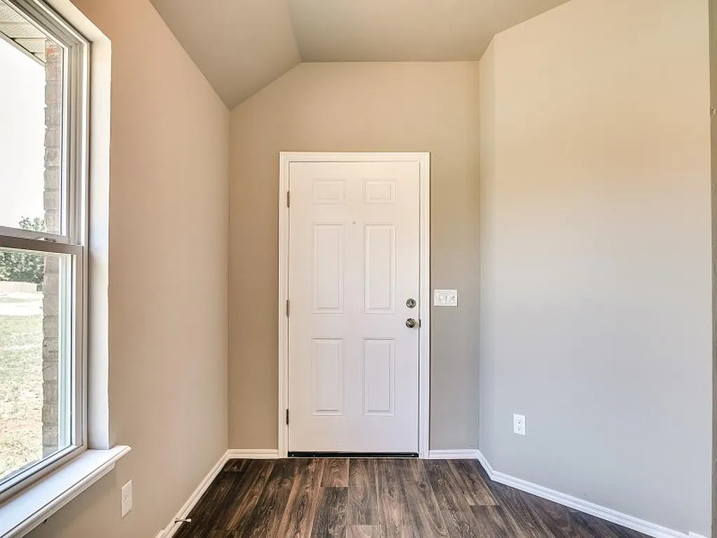 3 bed, 1361 sqft, $1,350 — Photo 3