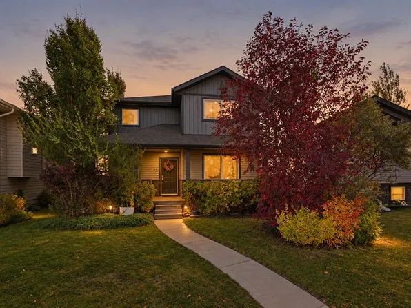 77 W Aztec Cres, Blackfalds, AB T4M 0M2