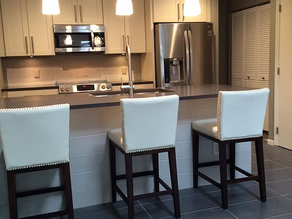 2nd image of 460 Jamestown Cir