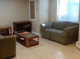 3 Roger St, Hempstead, NY 11550