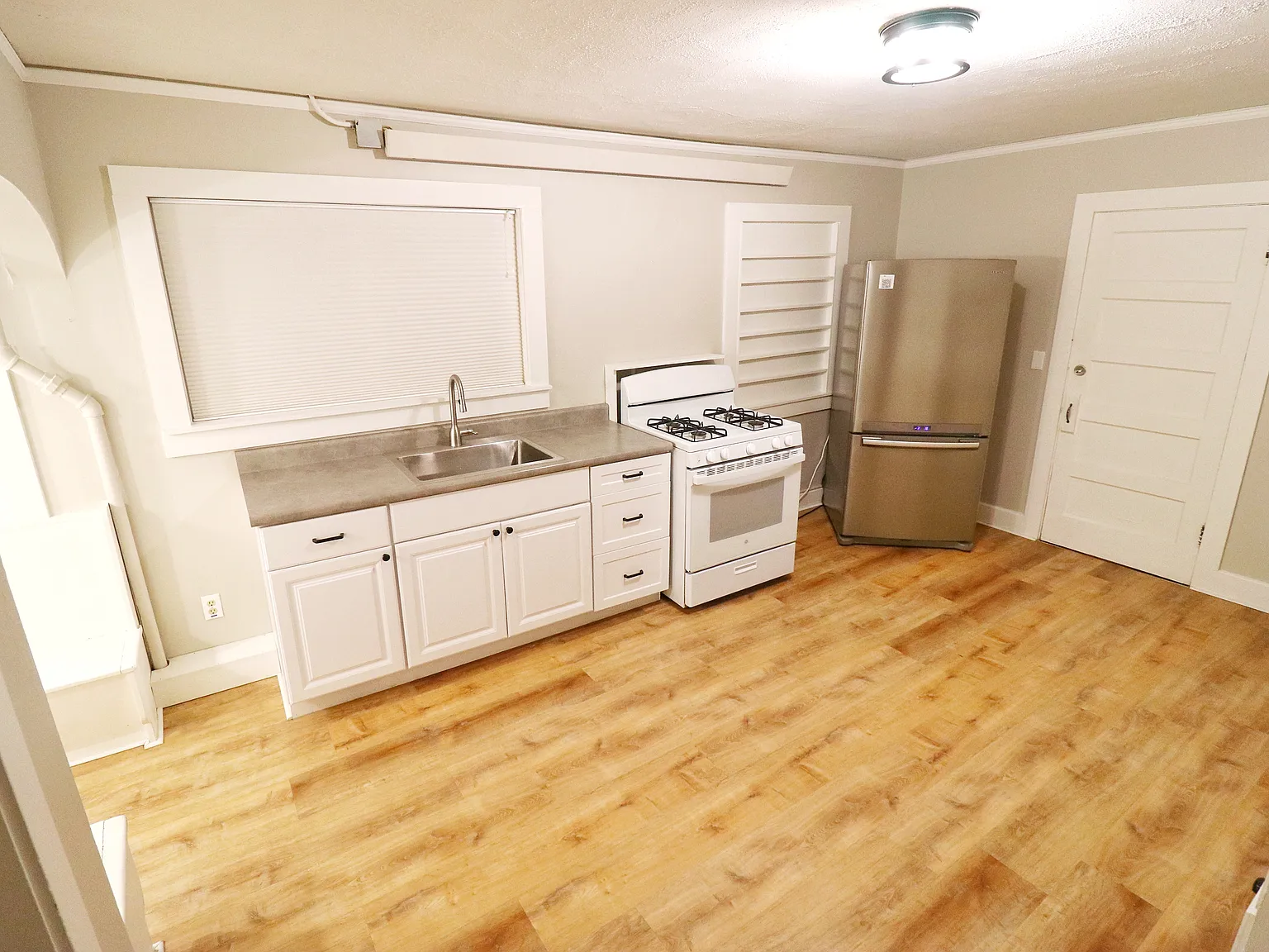 2 bed, $2,200 — Photo 2