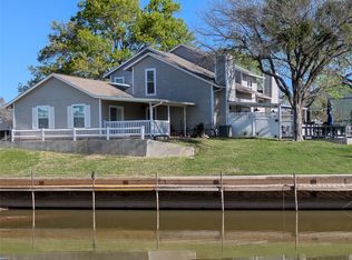 688 Harbor Dr N, Azle, TX 76020
