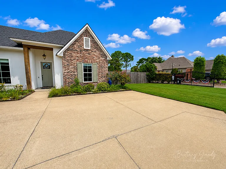 8820 Beau Chene Dr — Photo 8