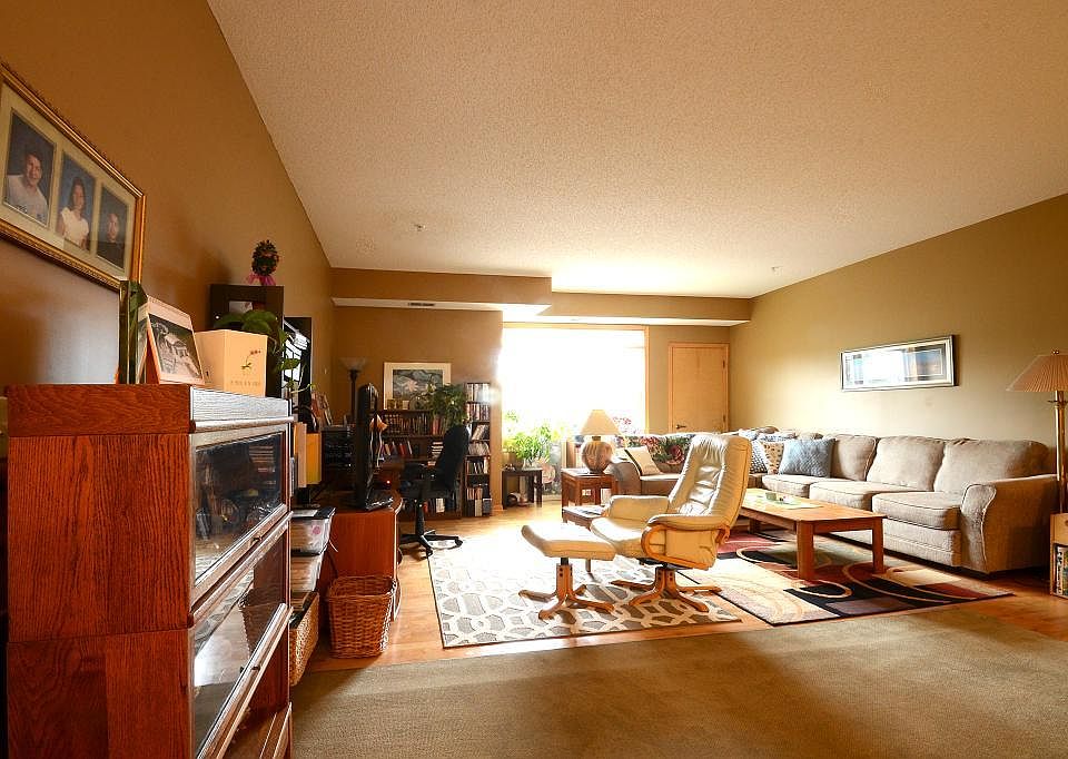1st image of 2530 34th St E #212