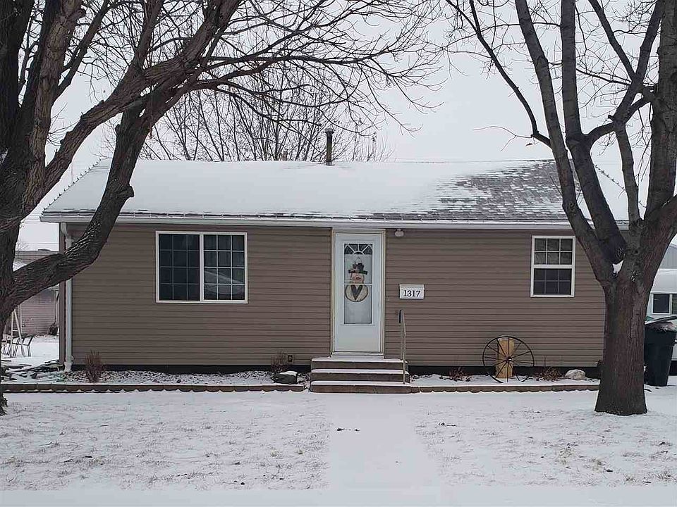 1st image of 1317 3rd Ave