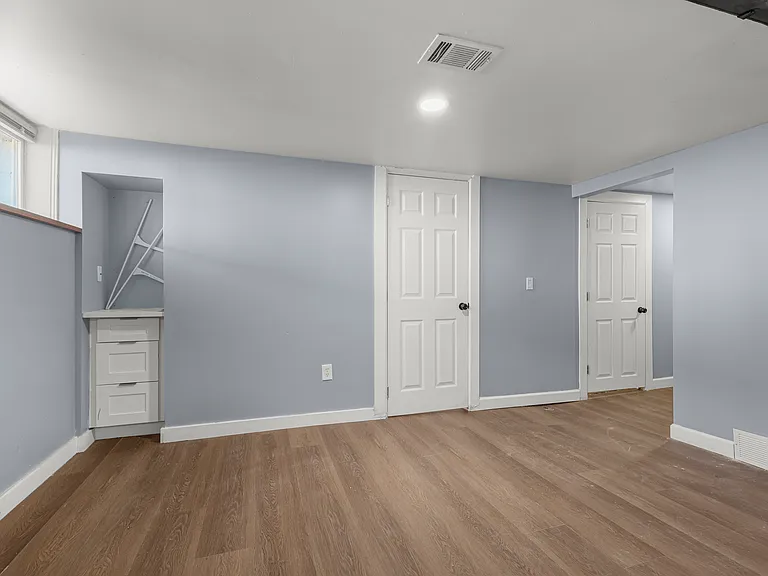 425 Vester St — Photo 11