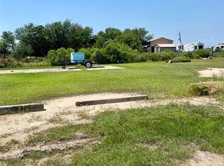 1207 E Canal Dr, Pt Bolivar, TX 77650