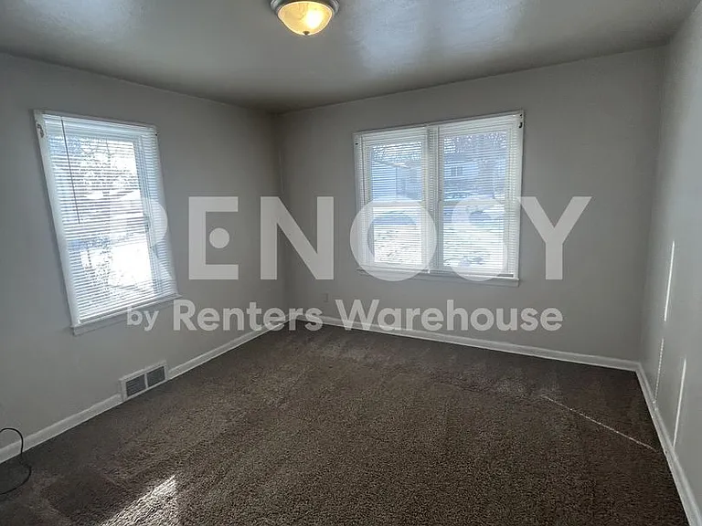9812 Balboa Dr — Photo 11