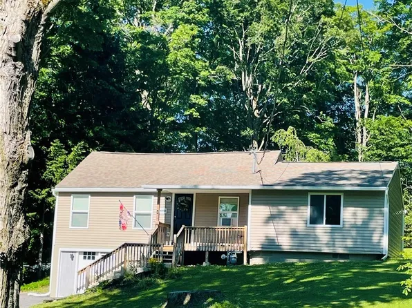 4982 Aitchison Rd, Syracuse, NY 13215