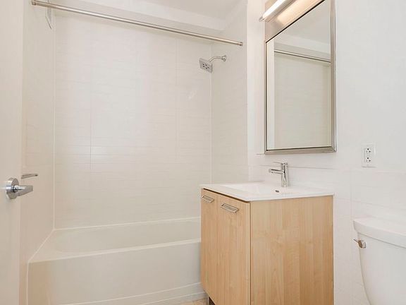 5th image of 88 Leonard St APT 1805