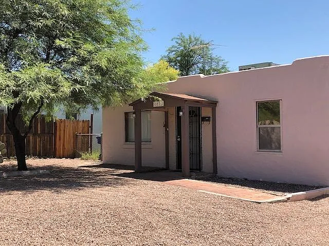 1032 E Glenn St — Photo 2