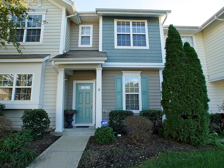 405 Hamlet Park Dr #1 — Photo 1