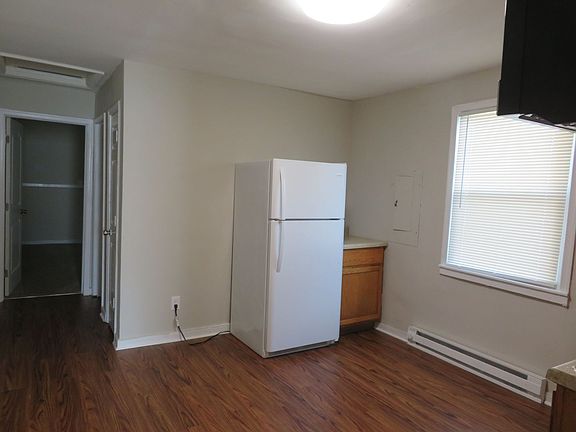 5th image of 915 Priam St