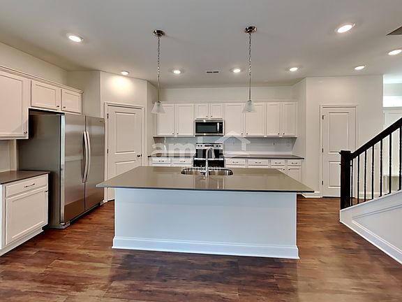 3rd image of 626 Rivermist Dr
