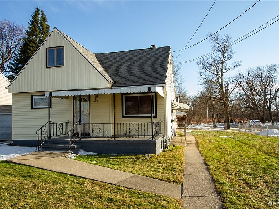 1st image of 299 Casimer St