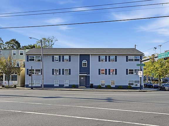 2nd image of 504 Broadway Ave #3-R