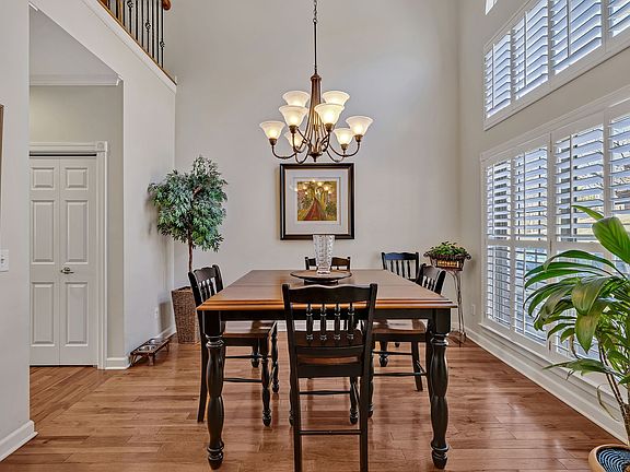 5th image of 307 Riverstone Blvd