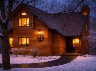 3 Woodway Ct, Galena, IL 61036