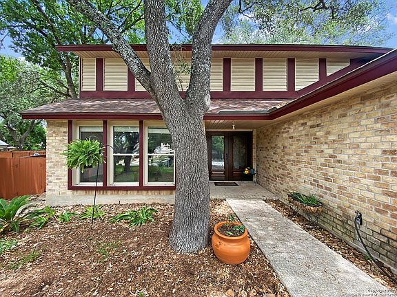 3rd image of 15219 SUMMERTON OAK ST