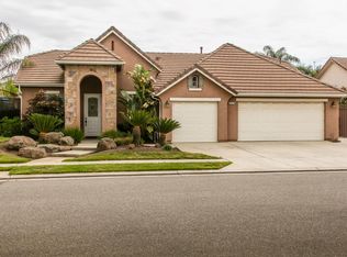 883 Ryan Ave, Clovis, CA 93611