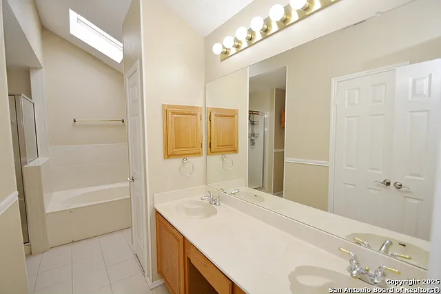 1011 Hedgestone Dr — Photo 13