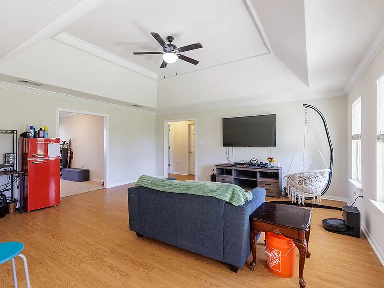 4223 Conway Cir — Photo 3