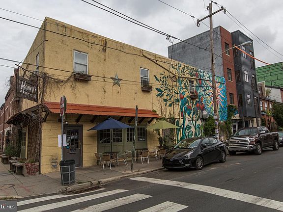 4th image of 808 N 4th St