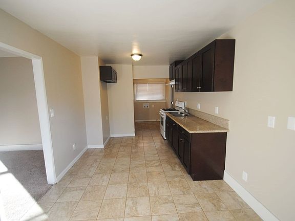 4th image of 5032 S Wilton Pl