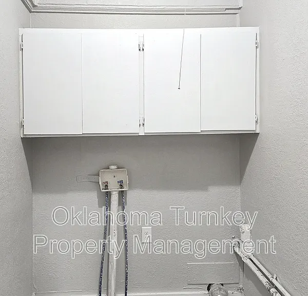 118 N Taft Ave — Photo 6
