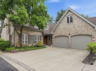 18 Tartan Ridge Rd, Burr Ridge, IL 60527