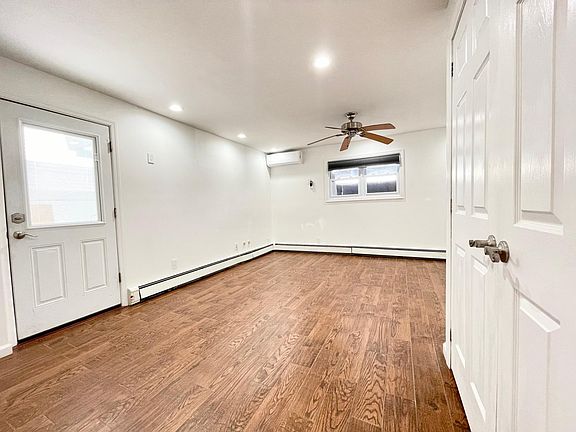 4th image of 297 Slater Blvd Floor 1