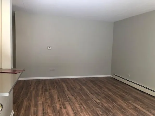 454 S Spring Rd APT 6, Elmhurst, IL 60126
