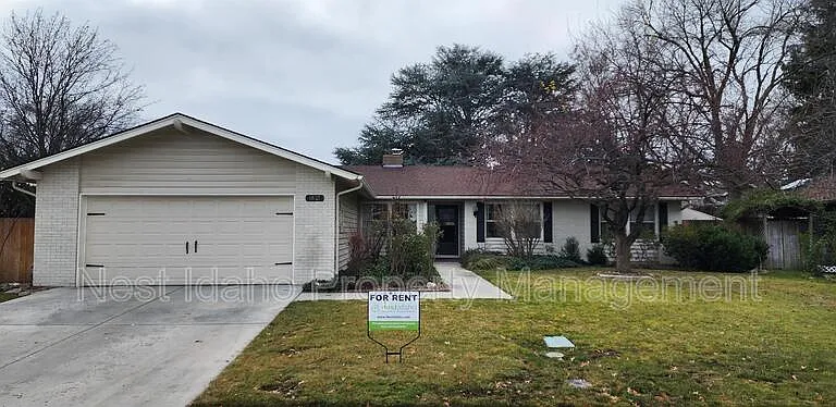 10127 W Springdale Ct — Photo 1
