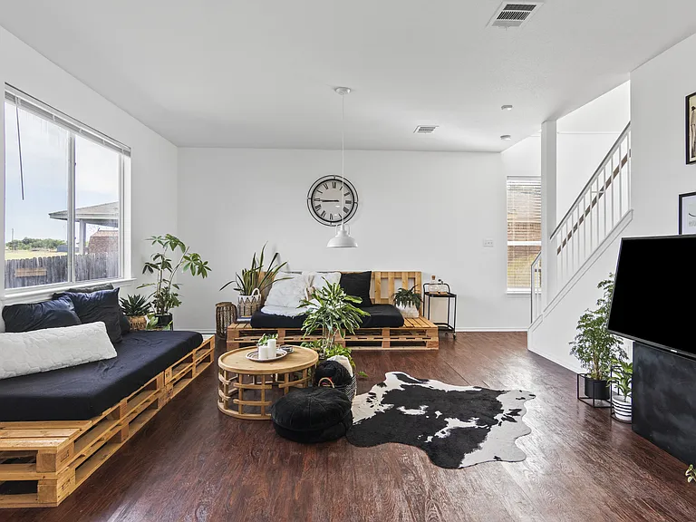13524 Lyndon B Johnson St — Photo 10