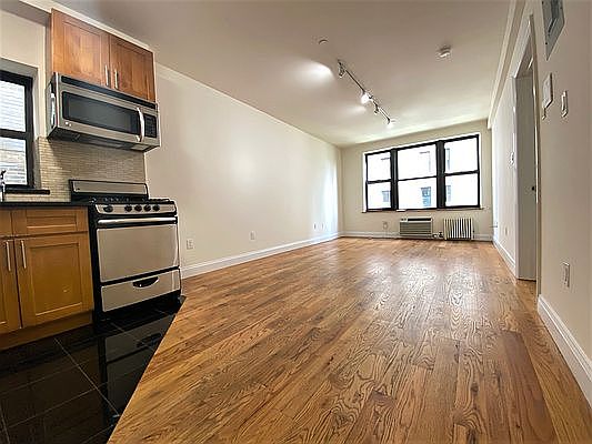 1st image of 250 W 105th St #F5